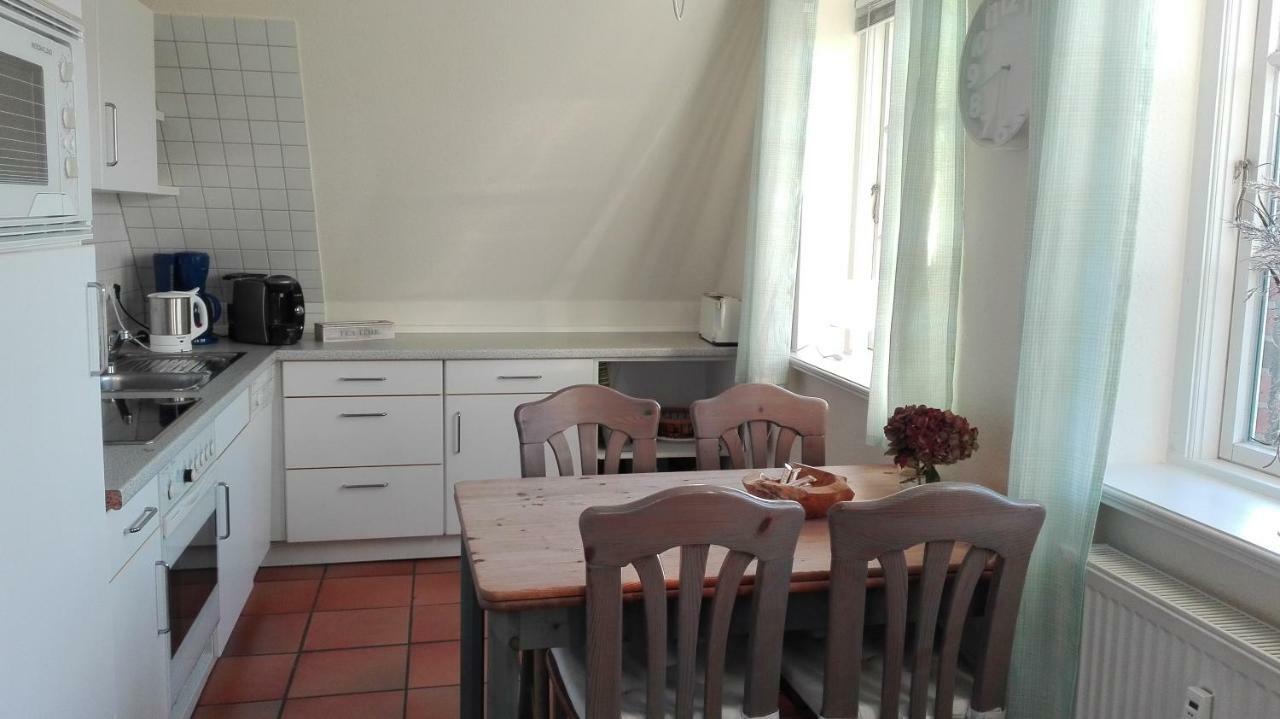 Ferienwohnungen Und Haushaelfte Friesland 密德鲁姆 外观 照片